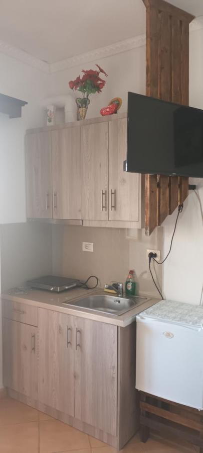 Apartments Resul Pushi คซามิล ภายนอก รูปภาพ
